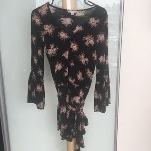 American Eagle - black floral romper w bell sleeve